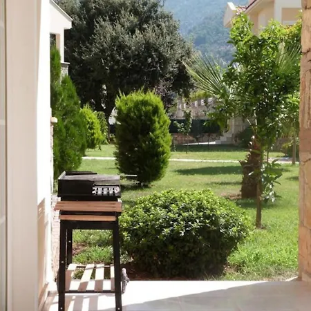 A Luxury 5 Bed With Magnificent Shared Pool